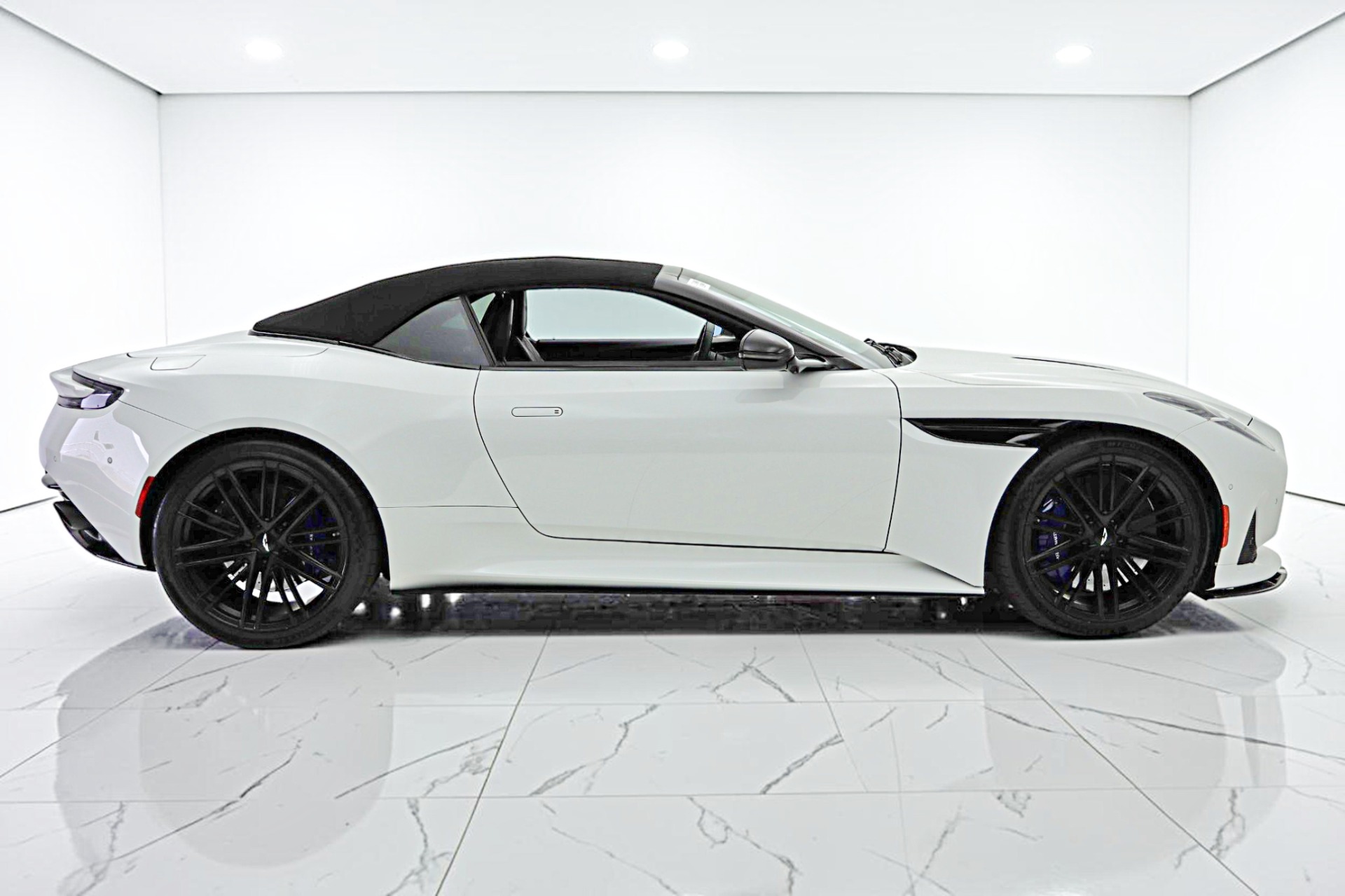2024 Aston Martin DB12 Base - Photo 29
