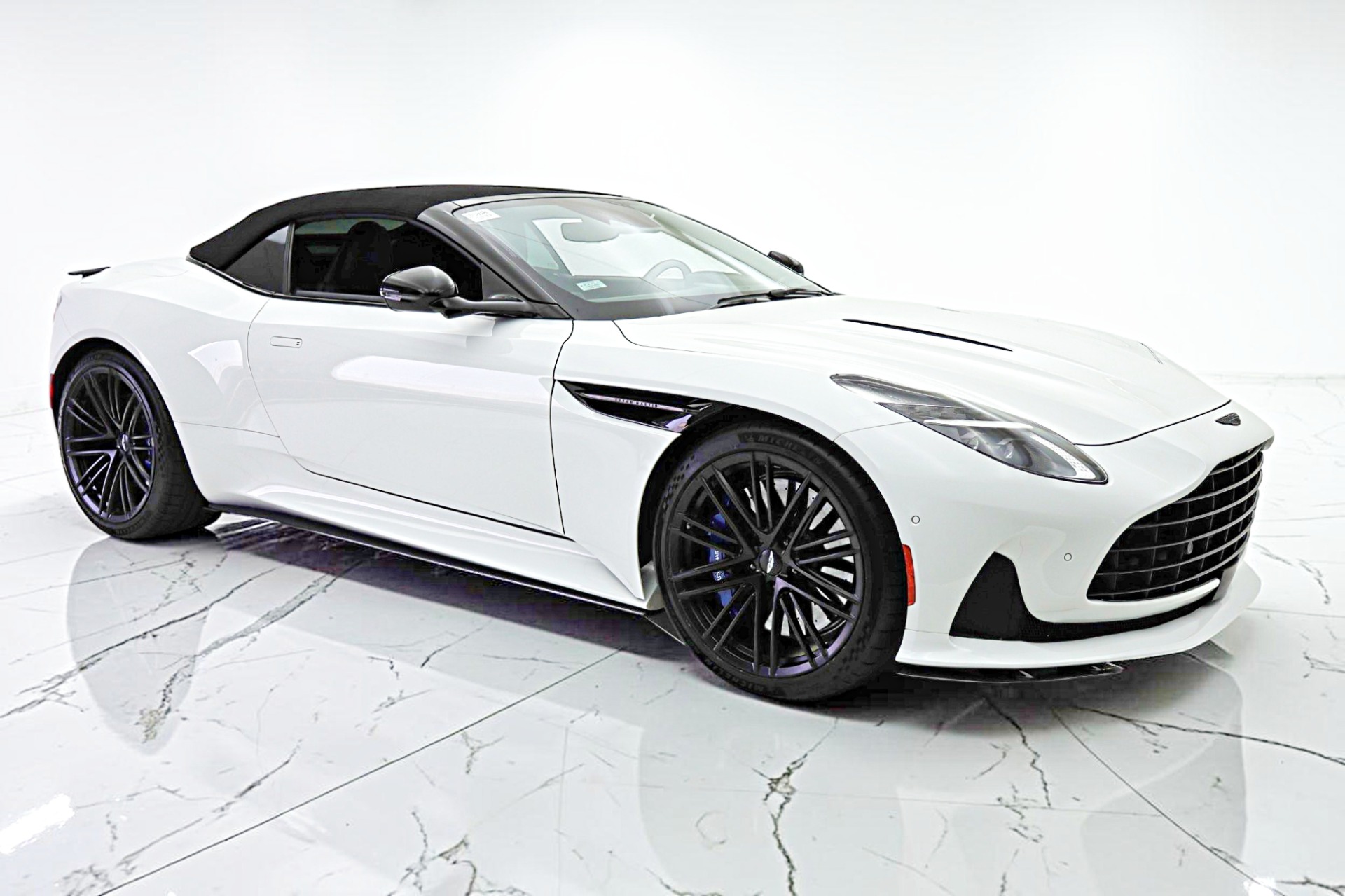 2024 Aston Martin DB12 Base - Photo 30