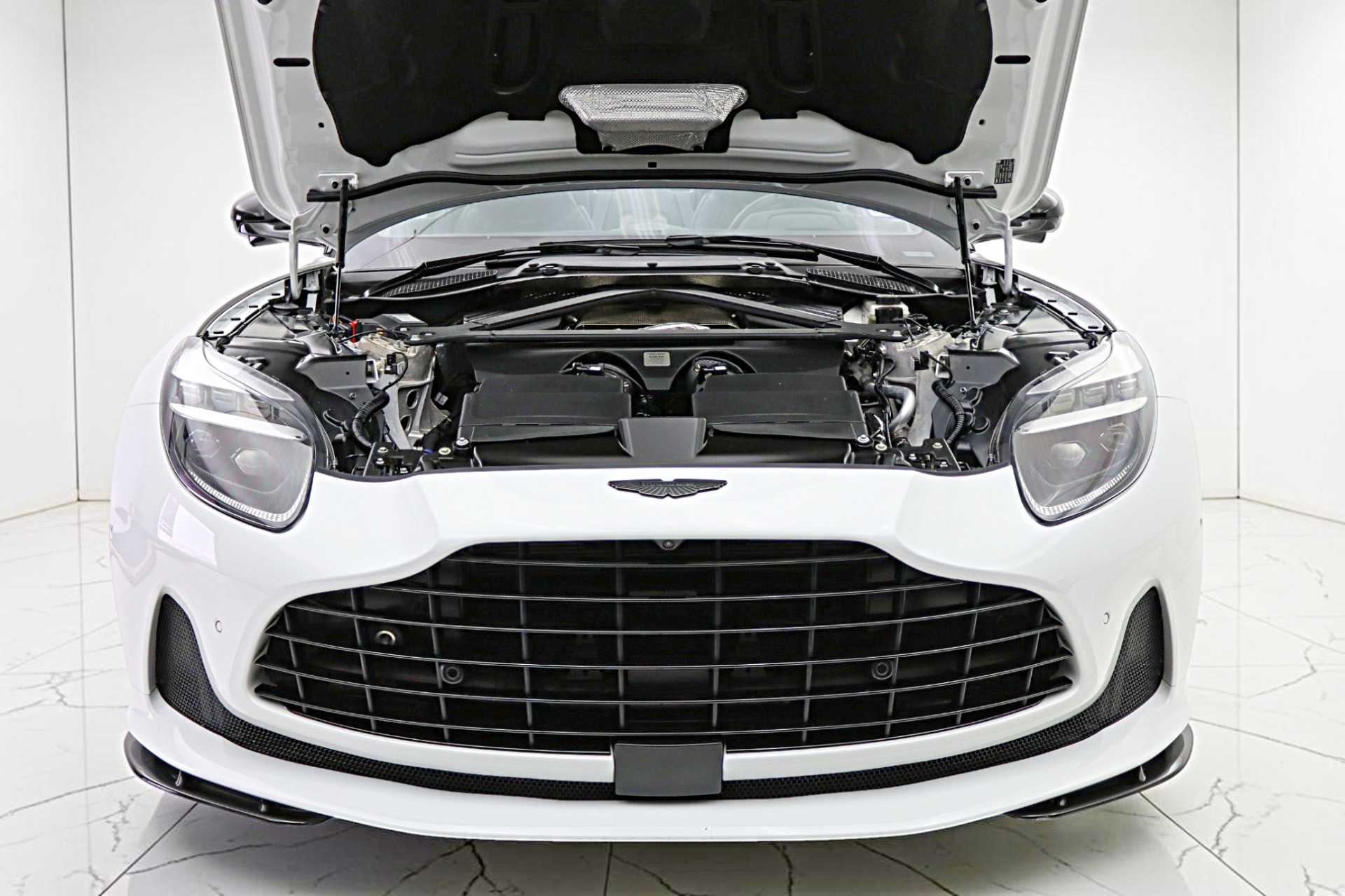 2024 Aston Martin DB12 Base - Photo 33