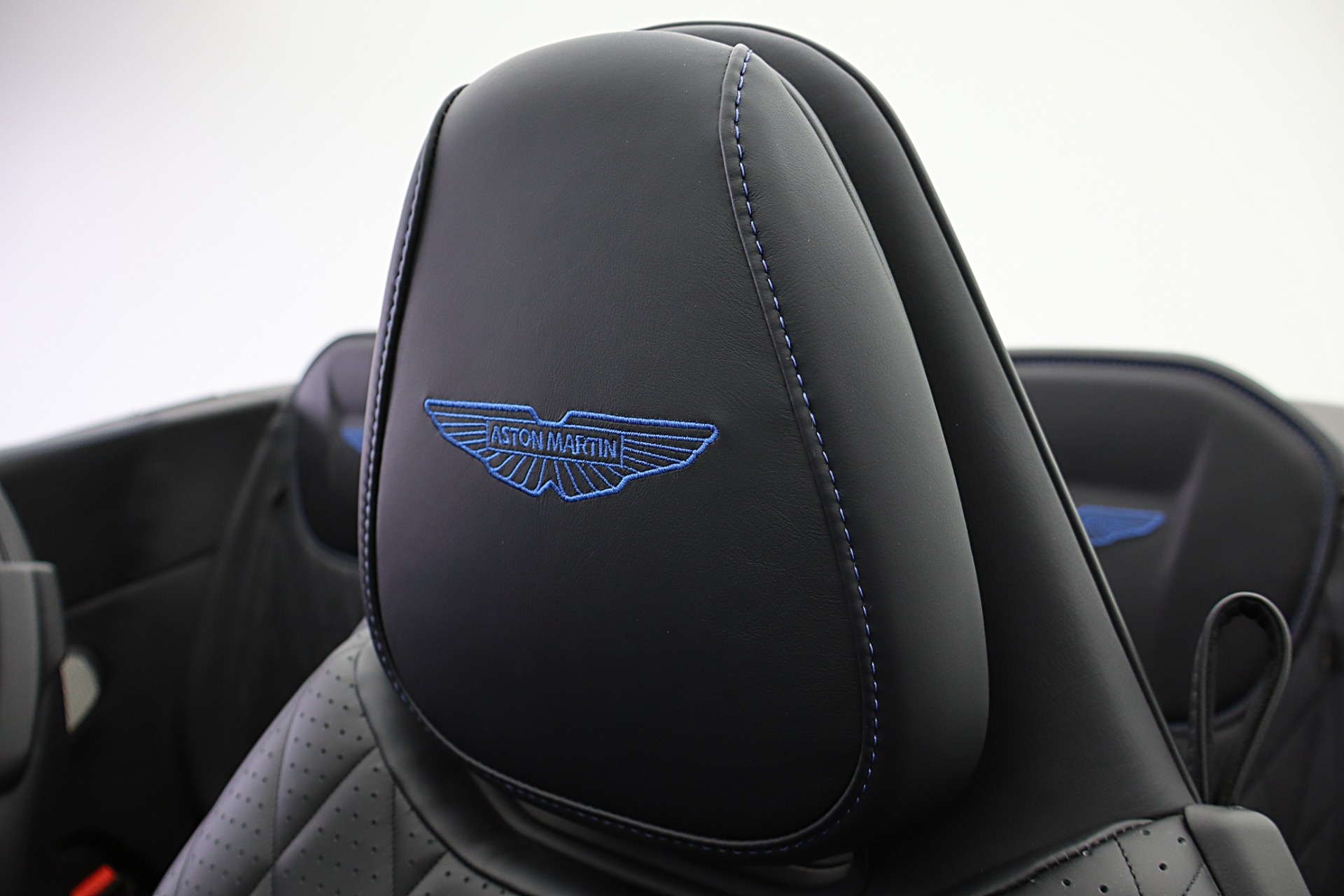 2024 Aston Martin DB12 Base - Photo 41