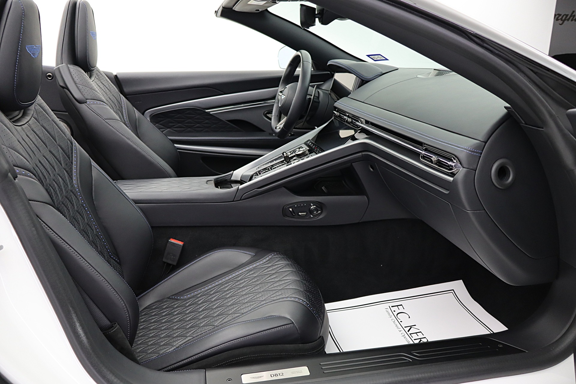 2024 Aston Martin DB12 Base - Photo 44