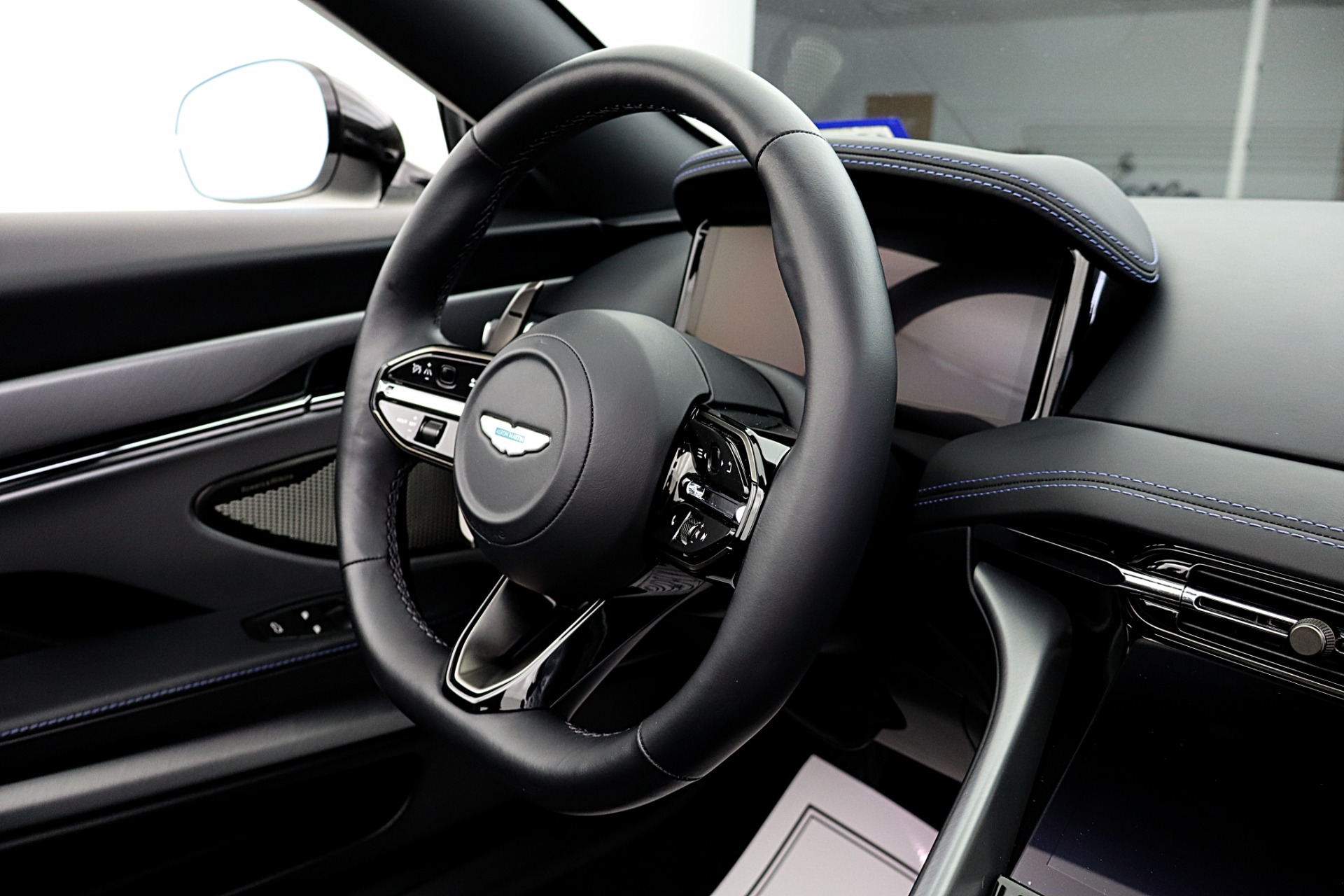 2024 Aston Martin DB12 Base - Photo 48
