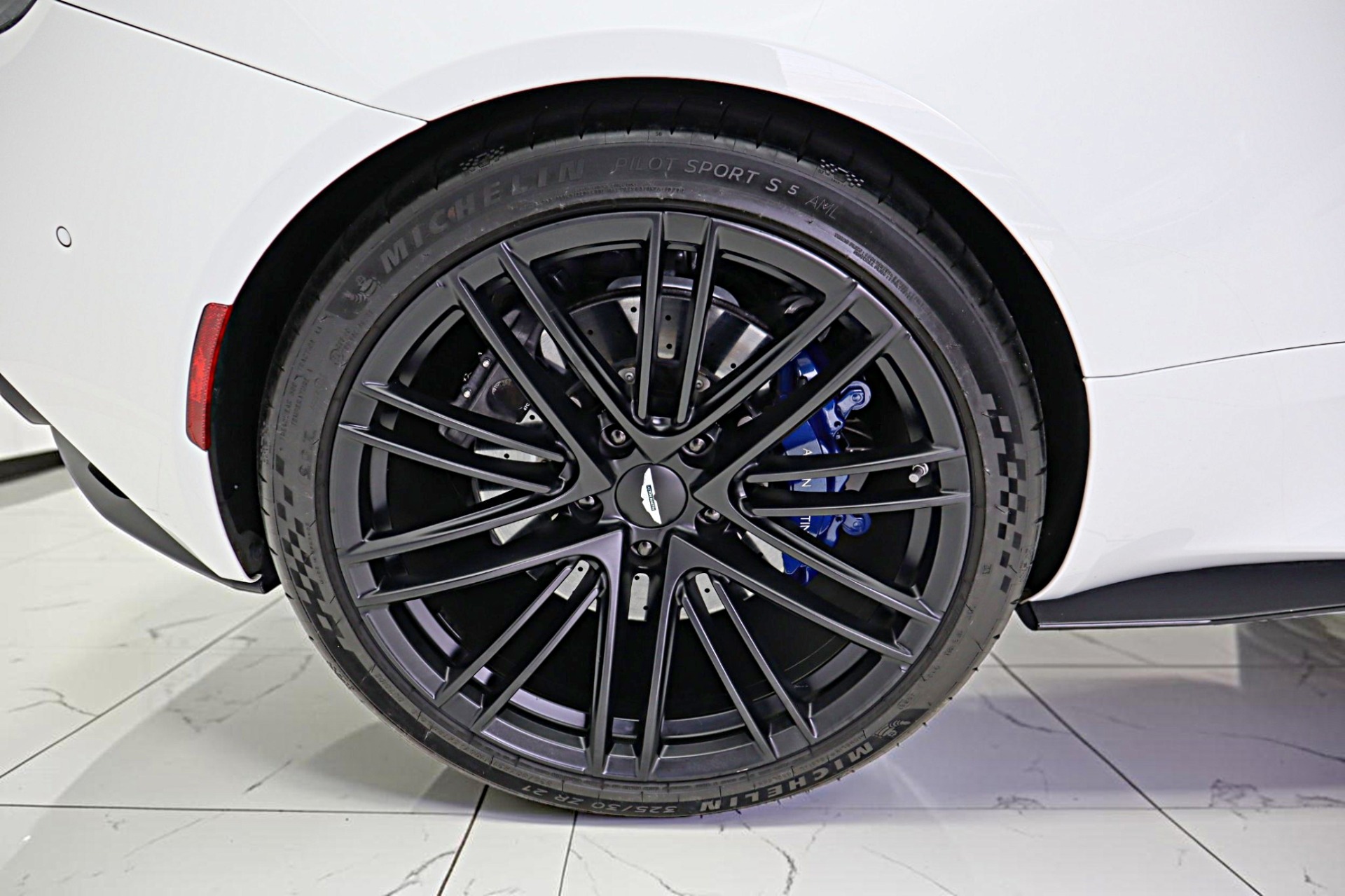 2024 Aston Martin DB12 Base - Photo 59