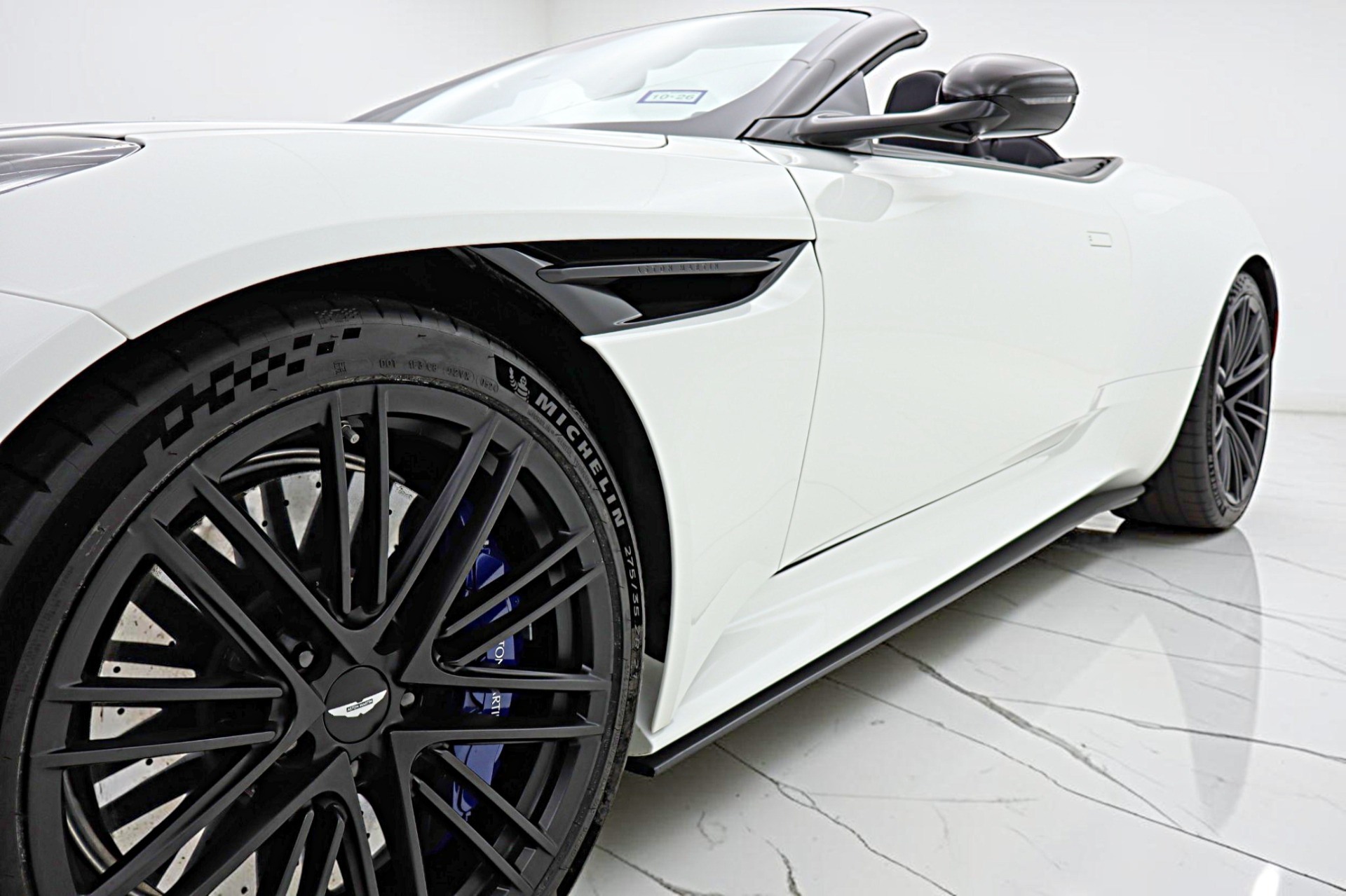 2024 Aston Martin DB12 Base - Photo 7
