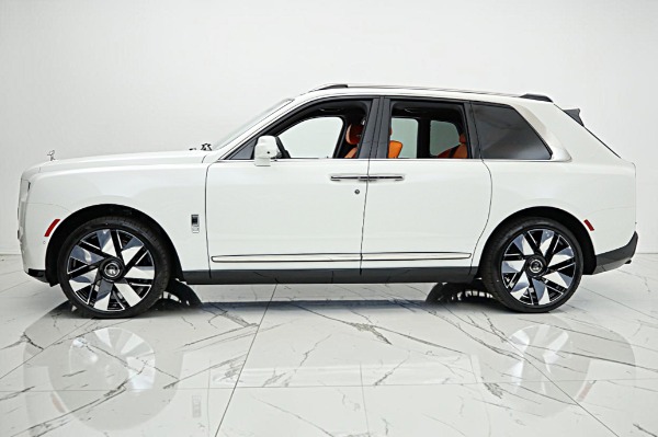 New 2027 Rolls-Royce Cullinan for sale $488,850 at F.C. Kerbeck Aston Martin in Palmyra NJ 08065 3