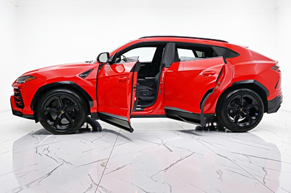 Used 2020 Lamborghini Urus for sale $159,000 at F.C. Kerbeck Aston Martin in Palmyra NJ 08065 4