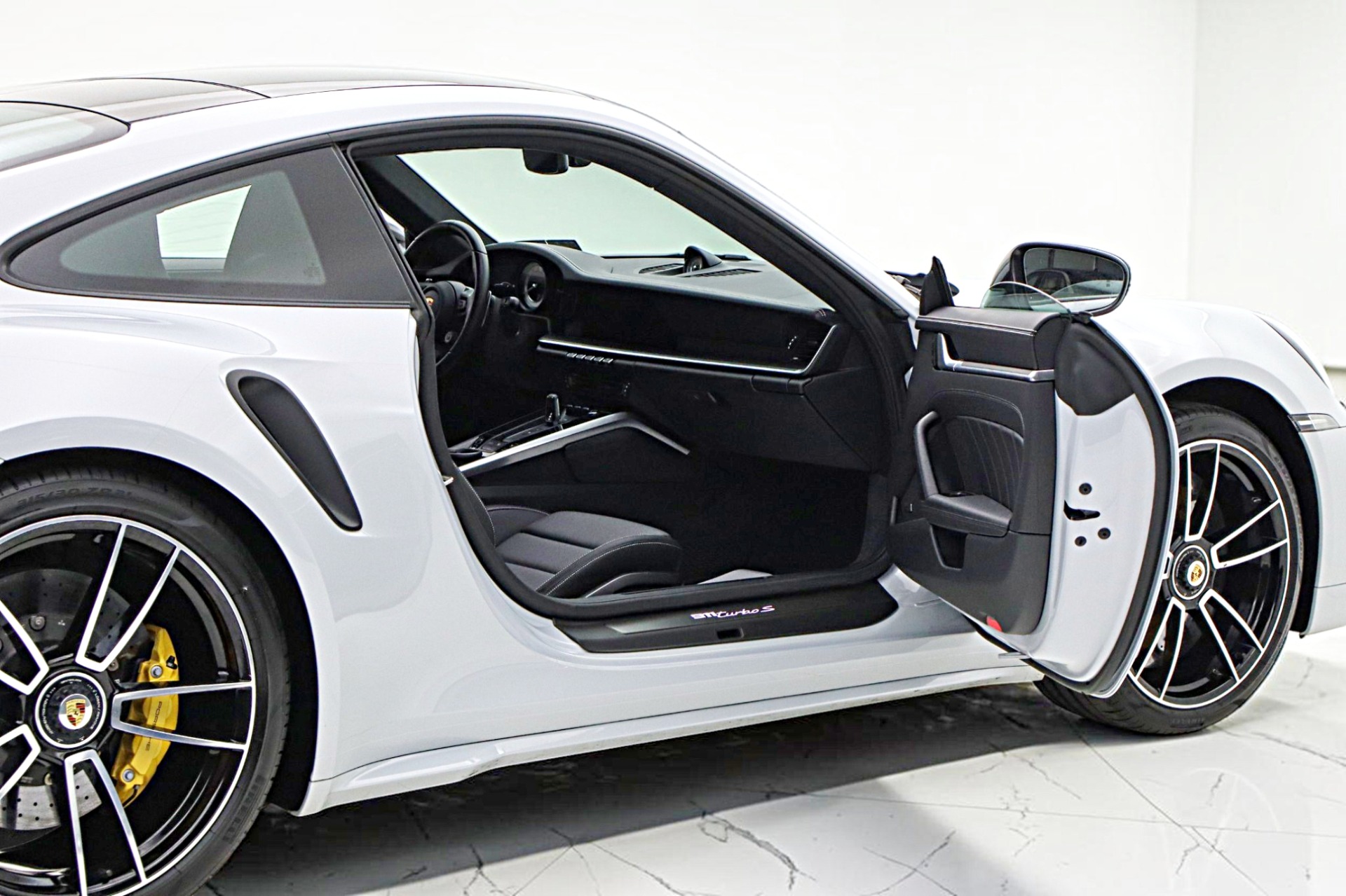 2023 Porsche 911 Turbo S - Photo 10