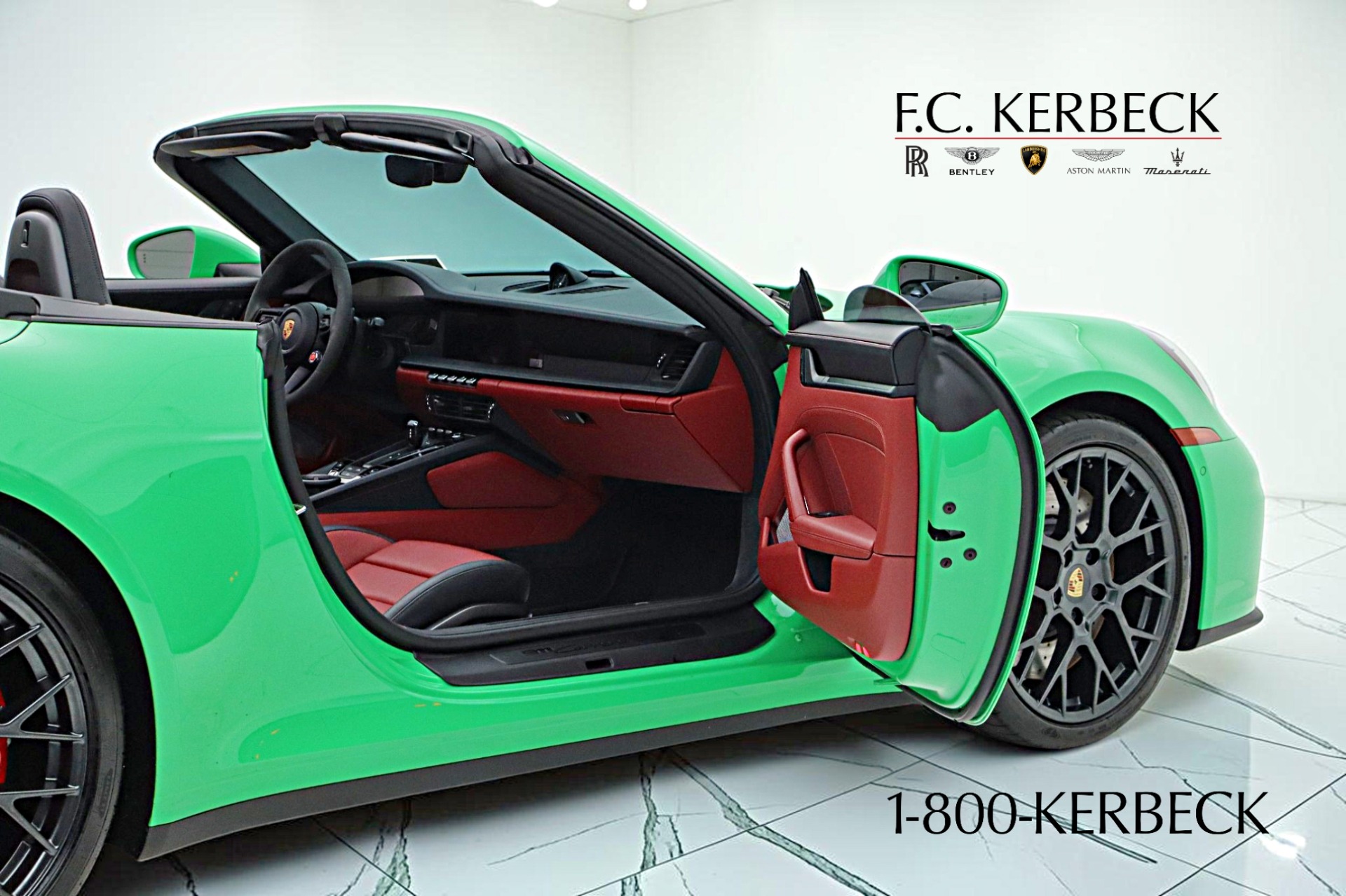 2025 Porsche 911 GTS - Photo 12