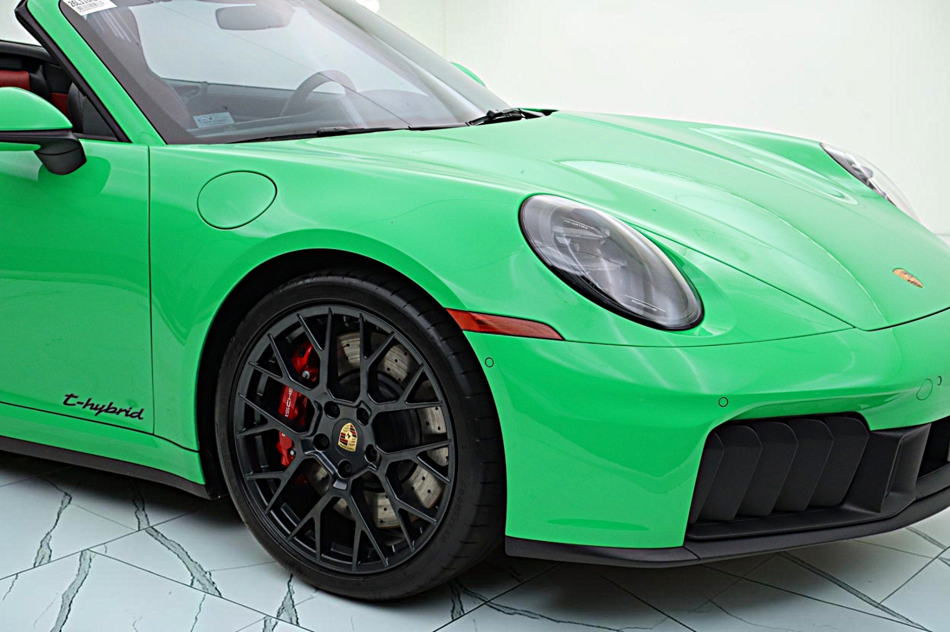 2025 Porsche 911 GTS - Photo 16