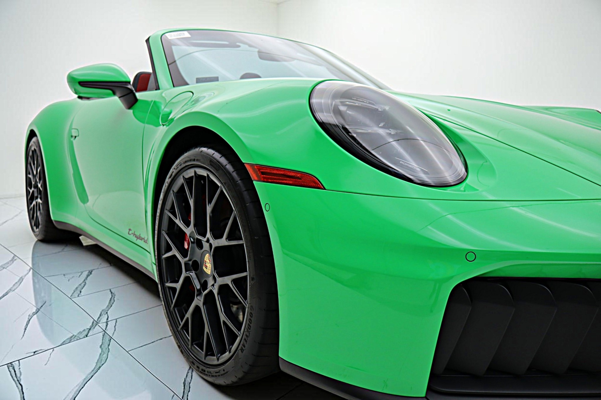 2025 Porsche 911 GTS - Photo 18