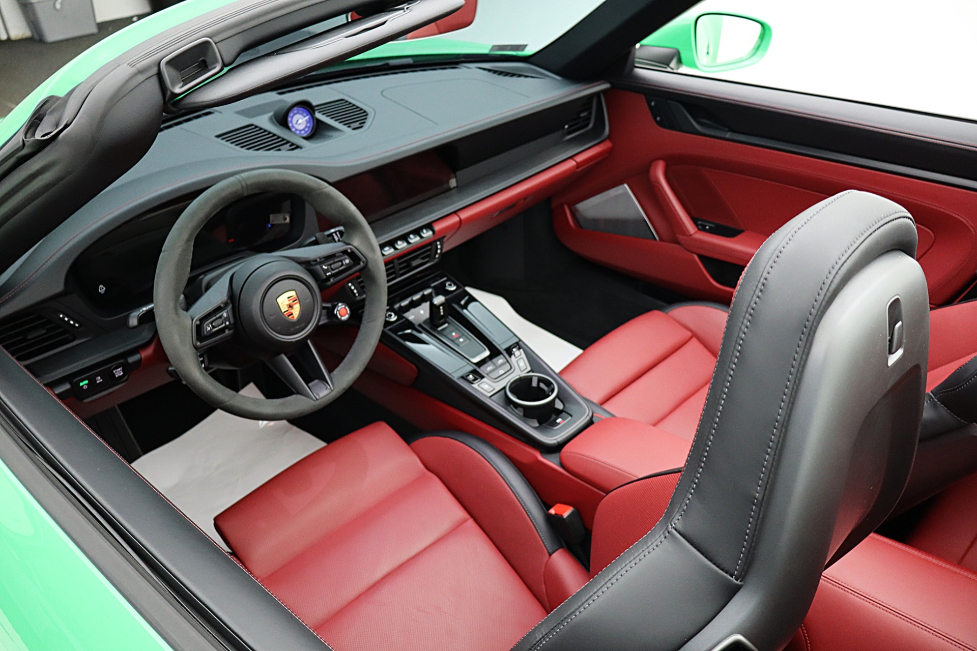 2025 Porsche 911 GTS - Photo 28