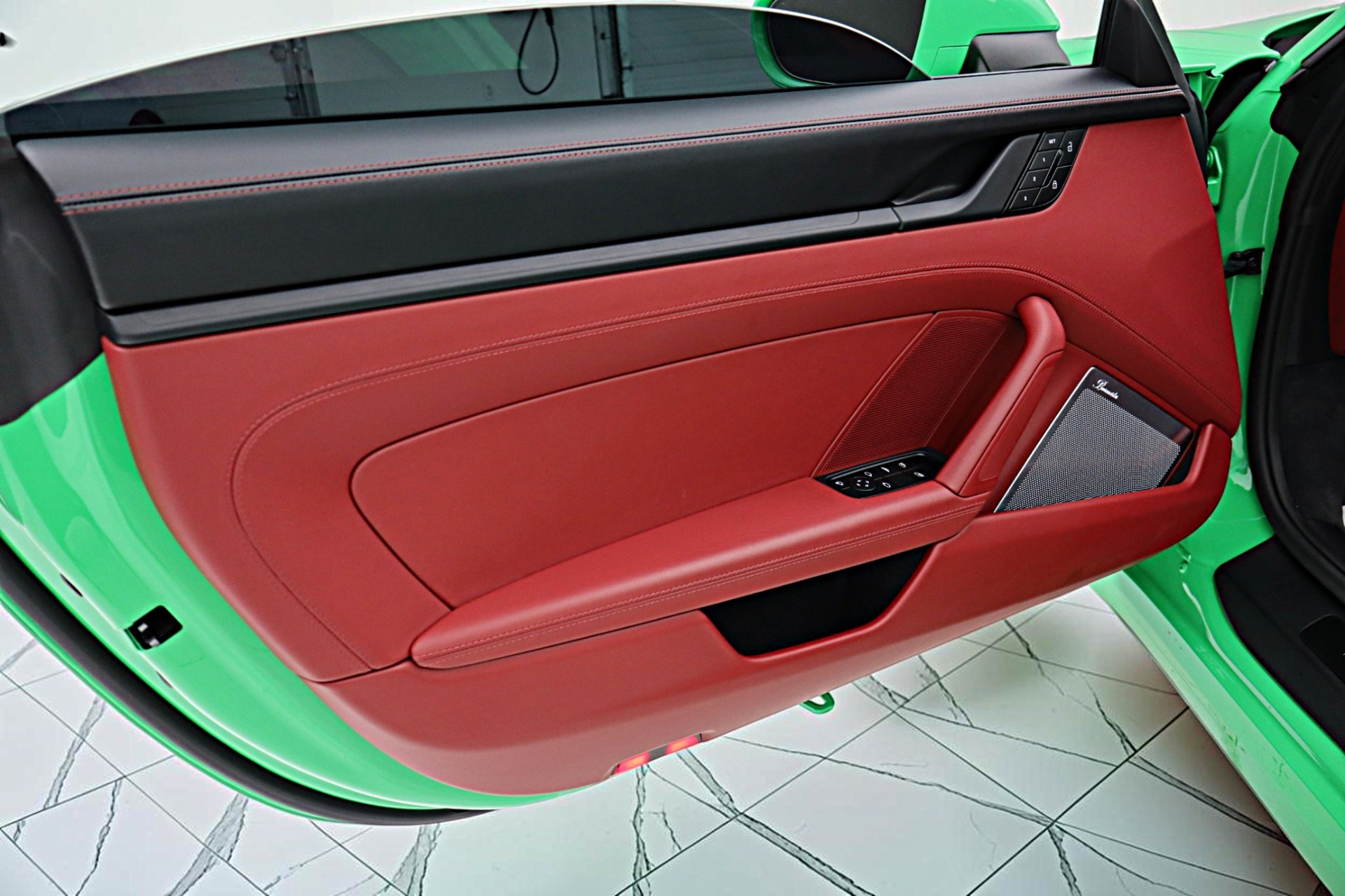 2025 Porsche 911 GTS - Photo 38