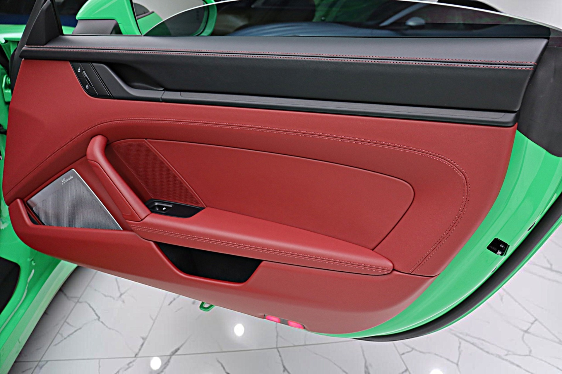 2025 Porsche 911 GTS - Photo 40