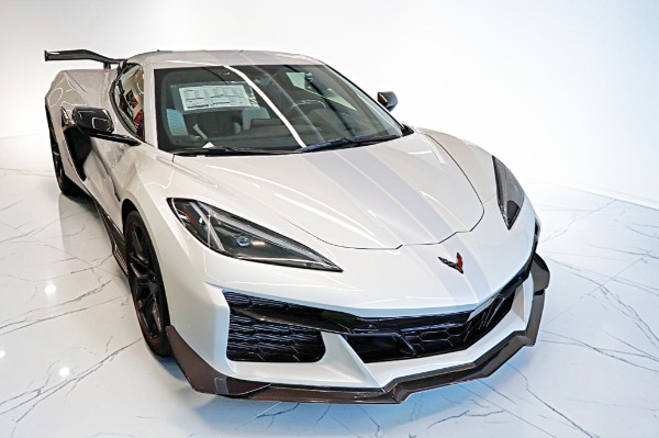 Used 2023 Chevrolet Corvette Z06 Convertible 3LZ 70th Anniversary for sale $155,000 at F.C. Kerbeck Aston Martin in Palmyra NJ 08065 4