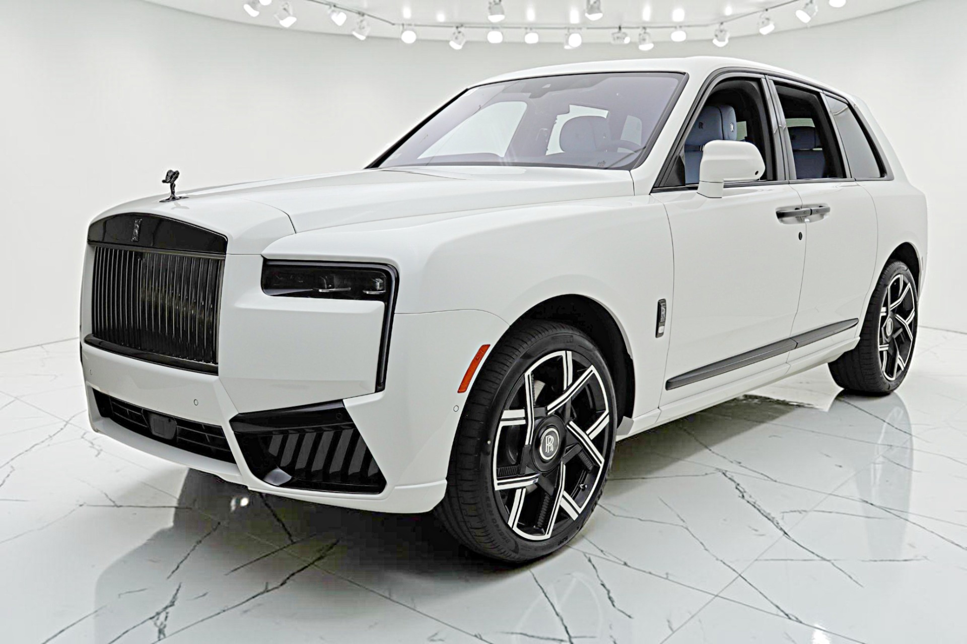 New 2027 Rolls-Royce Black Badge Cullinan for sale $553,750 at F.C. Kerbeck Aston Martin in Palmyra NJ 08065 2