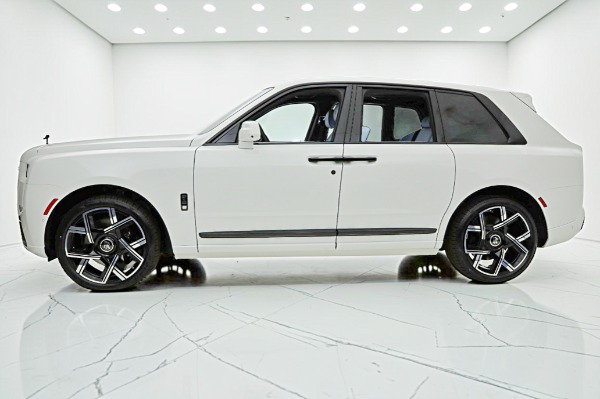New 2027 Rolls-Royce Black Badge Cullinan for sale $553,750 at F.C. Kerbeck Aston Martin in Palmyra NJ 08065 4