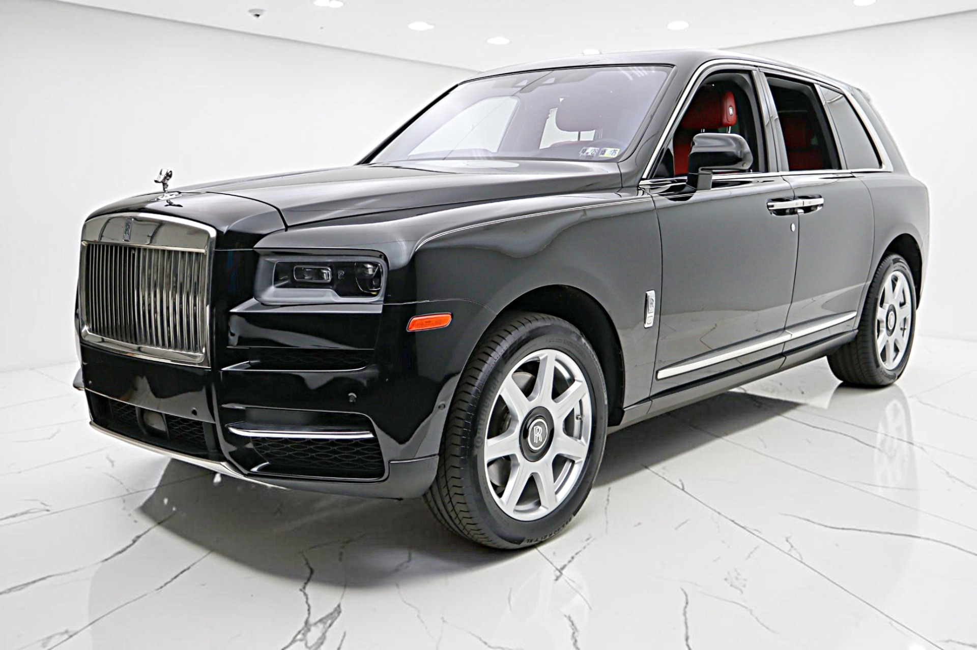 Used 2019 Rolls-Royce Cullinan for sale $189,000 at F.C. Kerbeck Aston Martin in Palmyra NJ 08065 2