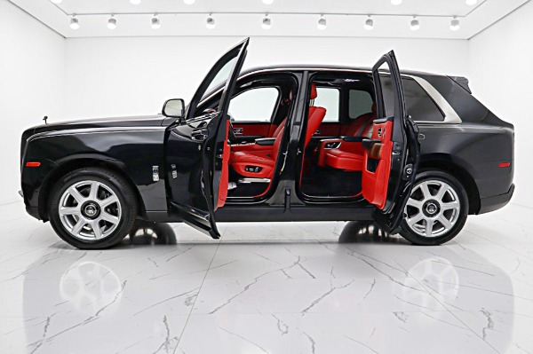 Used 2019 Rolls-Royce Cullinan for sale $189,000 at F.C. Kerbeck Aston Martin in Palmyra NJ 08065 4