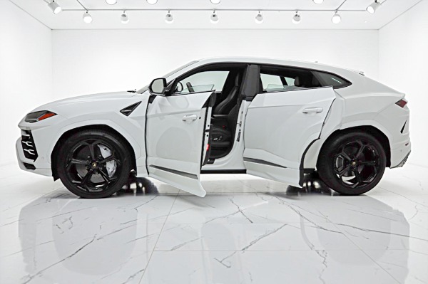 Used 2020 Lamborghini Urus /SELEZIONE PRE-OWNED CERTIFIED for sale $179,000 at F.C. Kerbeck Aston Martin in Palmyra NJ 08065 4