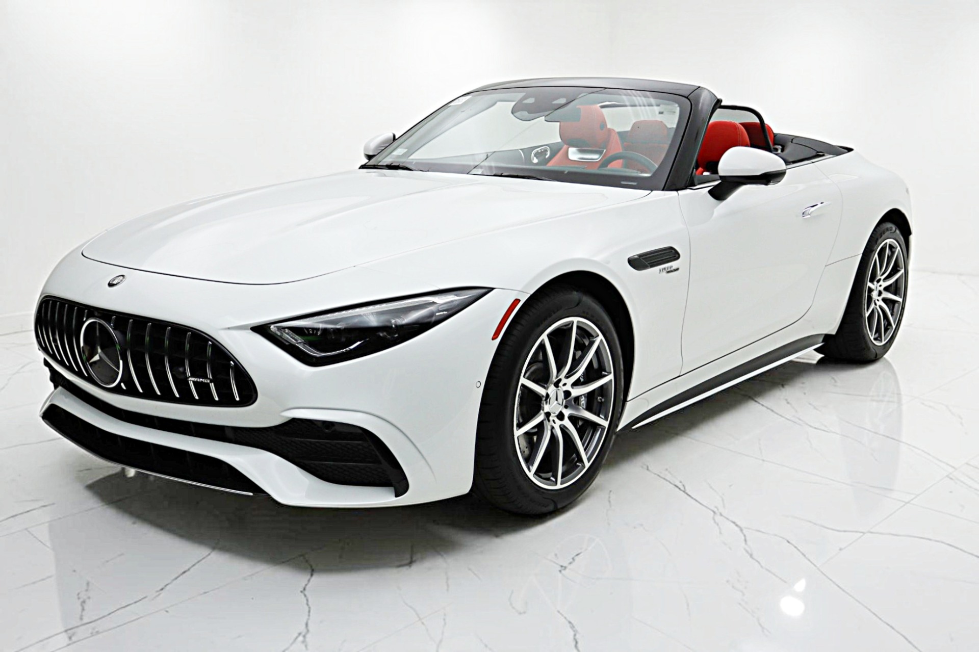 Used 2023 Mercedes-Benz SL-Class AMG SL 43 for sale $77,000 at F.C. Kerbeck Aston Martin in Palmyra NJ 08065 2