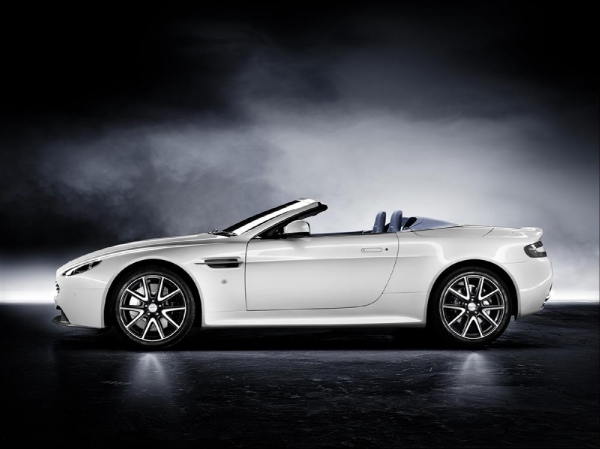 New 2016 Aston Martin V8 Vantage Roadster for sale Sold at F.C. Kerbeck Aston Martin in Palmyra NJ 08065 3