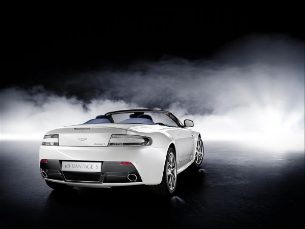 New 2016 Aston Martin V8 Vantage Roadster for sale Sold at F.C. Kerbeck Aston Martin in Palmyra NJ 08065 4