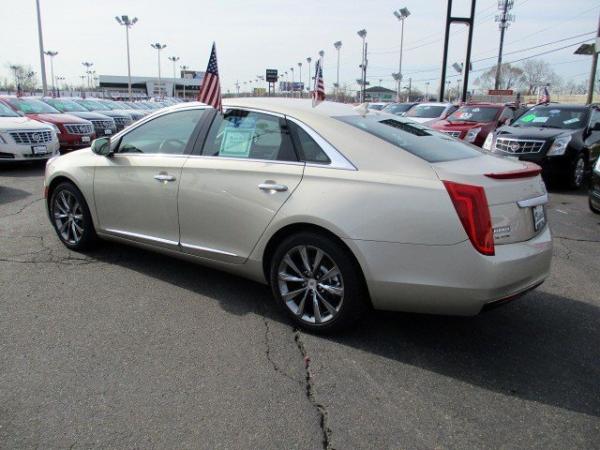 Used 2014 Cadillac XTS STD for sale Sold at F.C. Kerbeck Aston Martin in Palmyra NJ 08065 4