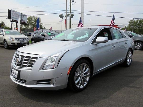 Used 2014 Cadillac XTS Luxury for sale Sold at F.C. Kerbeck Aston Martin in Palmyra NJ 08065 4