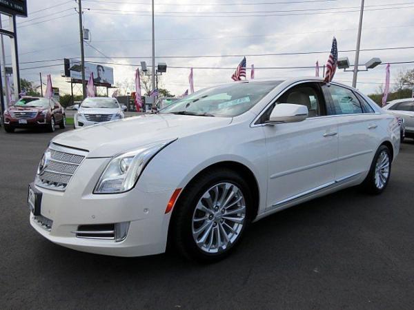 Used 2014 Cadillac XTS Platinum for sale Sold at F.C. Kerbeck Aston Martin in Palmyra NJ 08065 3