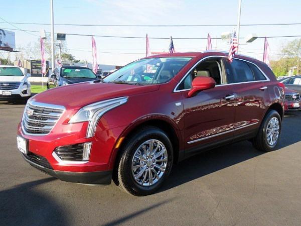 Used 2017 Cadillac XT5 Luxury AWD for sale Sold at F.C. Kerbeck Aston Martin in Palmyra NJ 08065 3