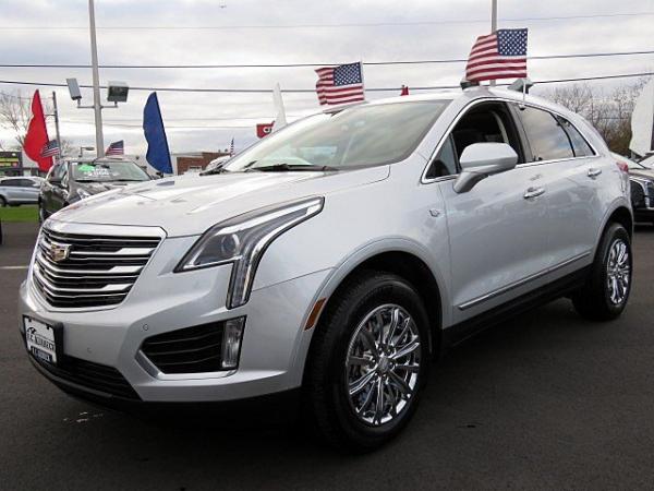 Used 2017 Cadillac XT5 Luxury FWD for sale Sold at F.C. Kerbeck Aston Martin in Palmyra NJ 08065 3