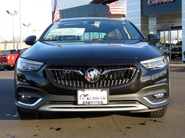 New 2018 Buick Regal TourX Essence for sale Sold at F.C. Kerbeck Aston Martin in Palmyra NJ 08065 2