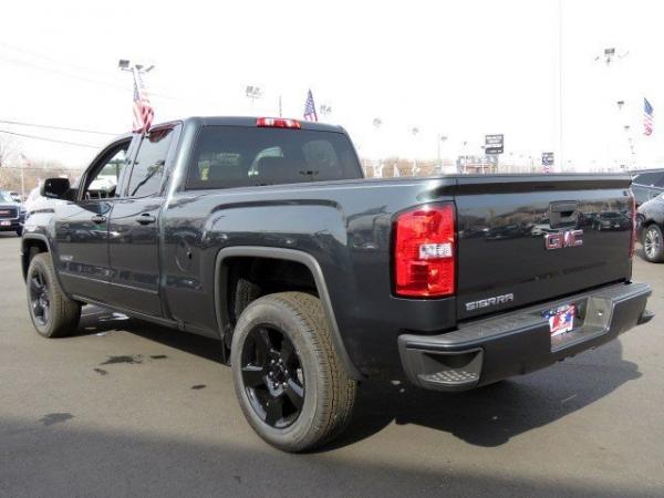 New 2018 GMC Sierra 1500 for sale Sold at F.C. Kerbeck Aston Martin in Palmyra NJ 08065 3