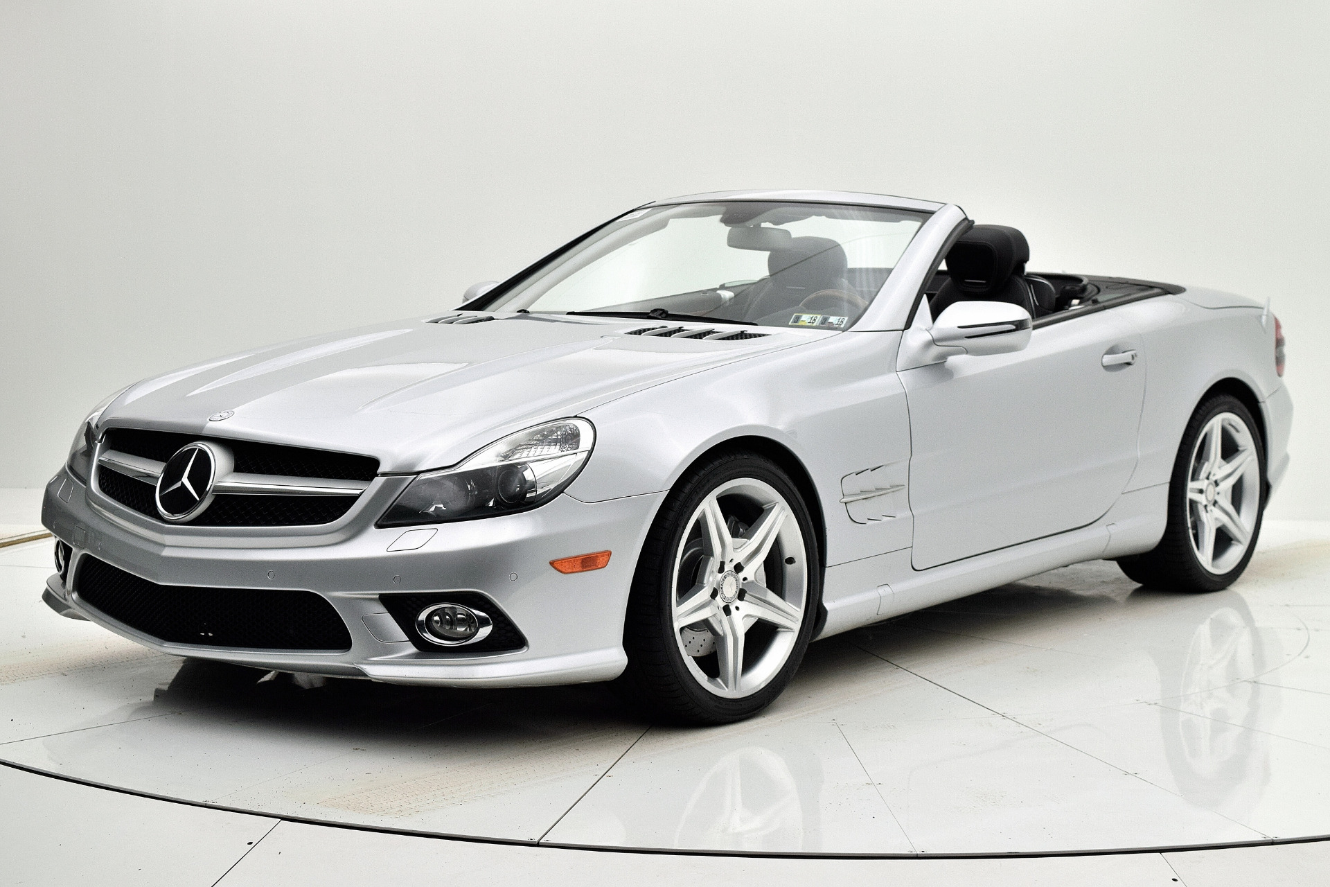 Used 2011 Mercedes-Benz SL-Class SL 550 for sale Sold at F.C. Kerbeck Aston Martin in Palmyra NJ 08065 2