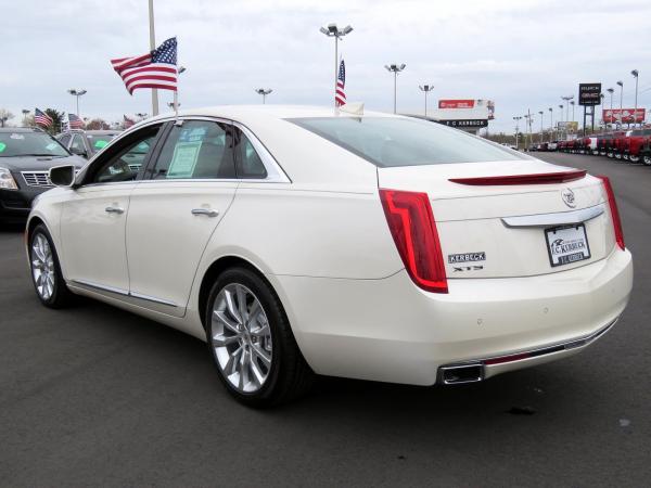 Used 2015 Cadillac XTS Luxury for sale Sold at F.C. Kerbeck Aston Martin in Palmyra NJ 08065 4