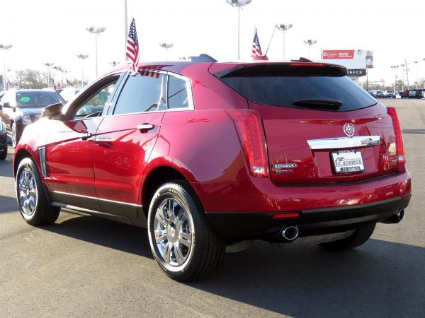 Used 2015 Cadillac SRX Luxury Collection for sale Sold at F.C. Kerbeck Aston Martin in Palmyra NJ 08065 4