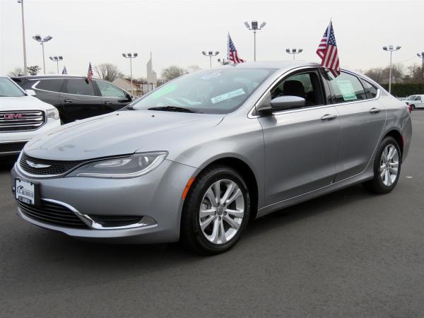 Used 2015 Chrysler 200 Limited for sale Sold at F.C. Kerbeck Aston Martin in Palmyra NJ 08065 3